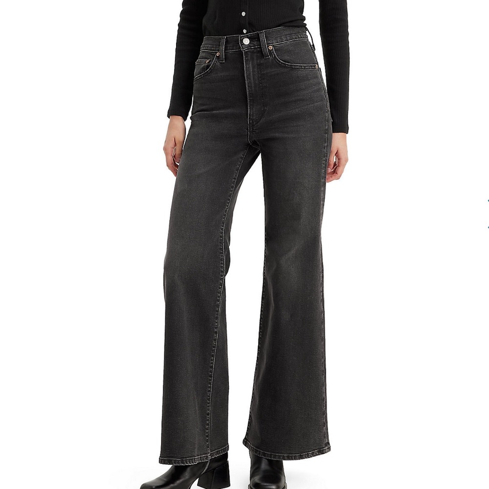 Levi’s Ribcage Bell Jeans